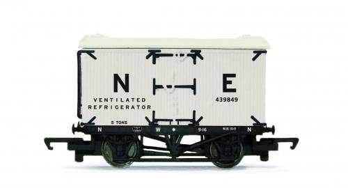 R60350 Hornby RailRoad Refrigerator Wagon